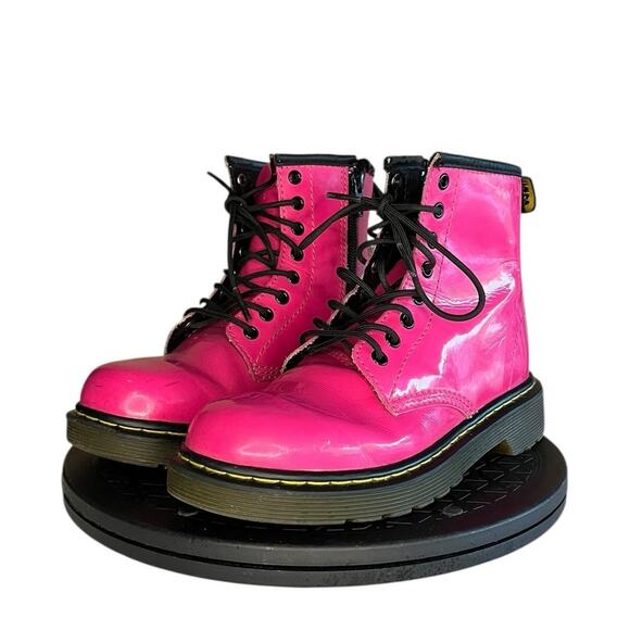 ***SOLD*** Girls Dr. Martens Delaney Pink Patent Leather Lace-up Boots Size 1 - Picture 2 of 6